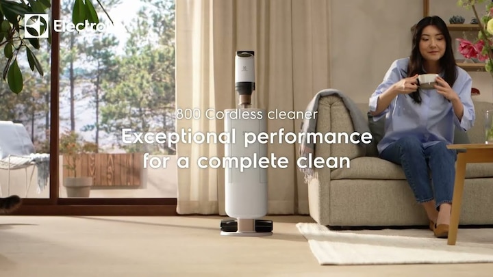 Electrolux 800 Series with Clean Station