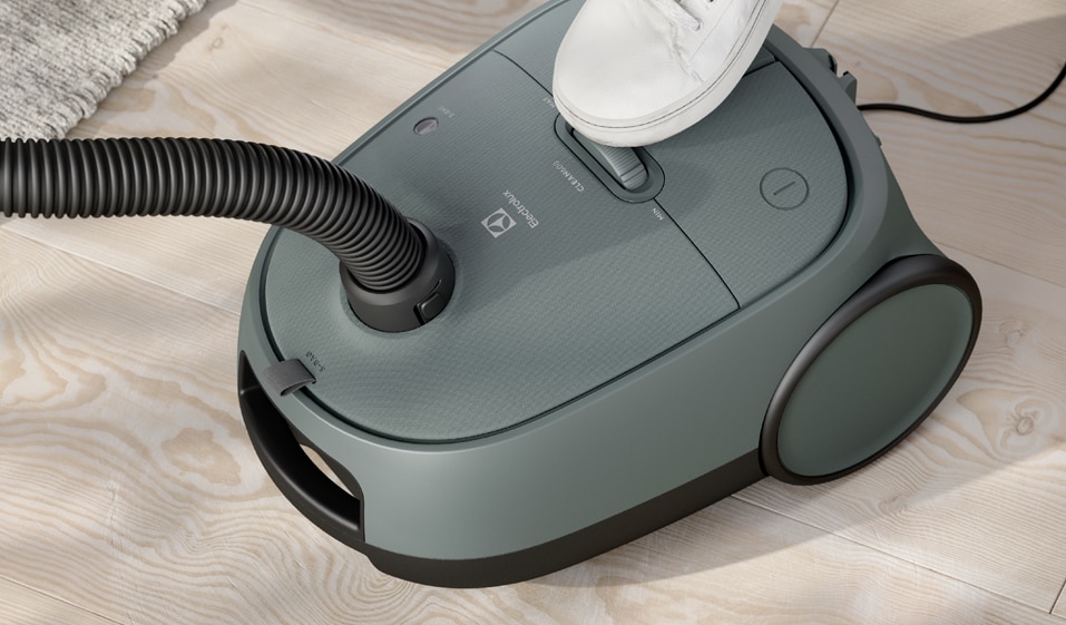 Cleaning made easy. With full foot control