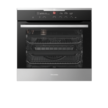 Black pyrolytic oven with Intuitive Oven Interface control system